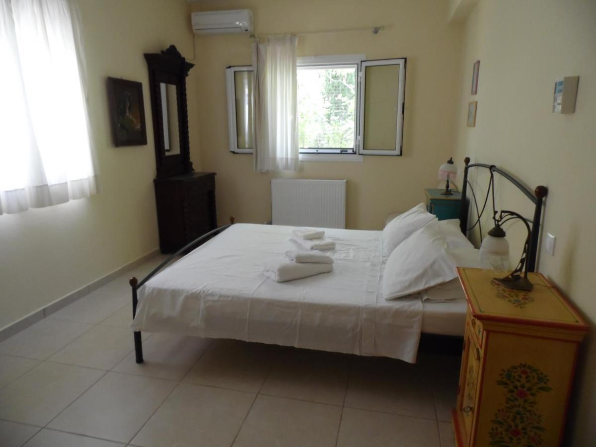 Theni Olive Grove Villa Kato Yerakarion Exterior photo