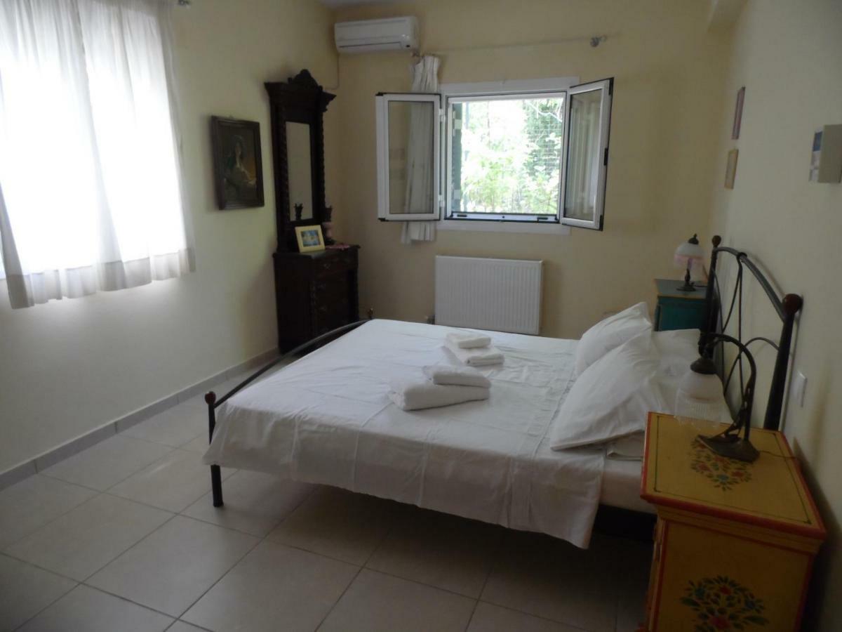 Theni Olive Grove Villa Kato Yerakarion Exterior photo