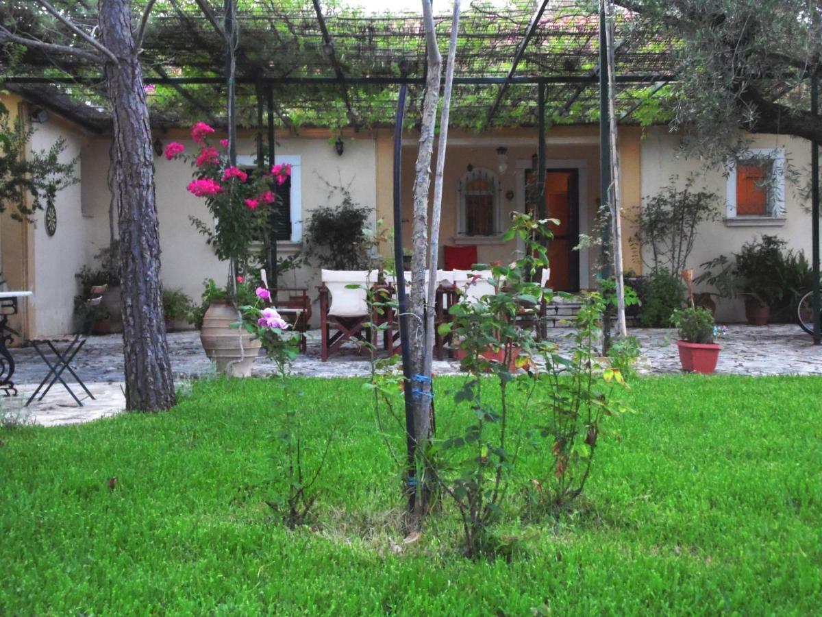 Theni Olive Grove Villa Kato Yerakarion Exterior photo